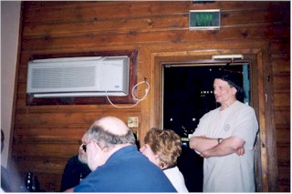 2003-04-17d.jpg (22130 bytes)